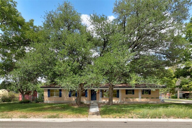 Foto del edificio - 10308 Bluff Bend Dr