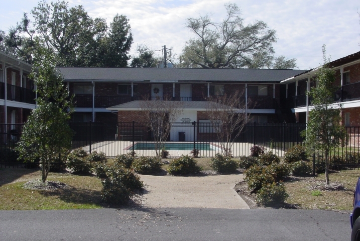 Primary Photo - Beach Club Apartments