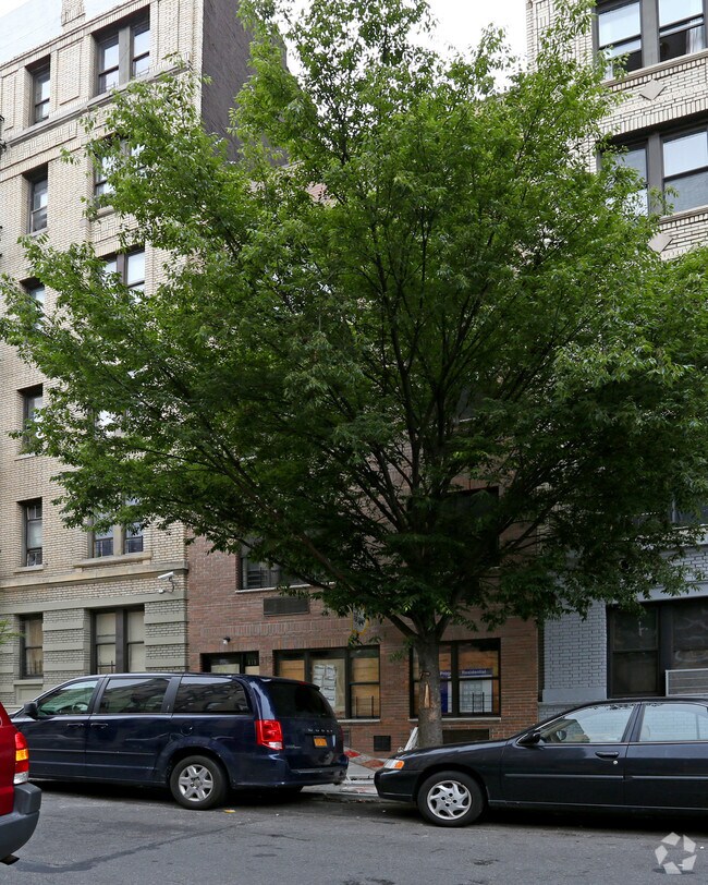 Building Photo - 515 W 169th St