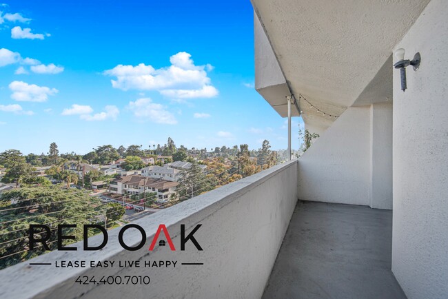 Building Photo - 3949-3944 Los Feliz Blvd