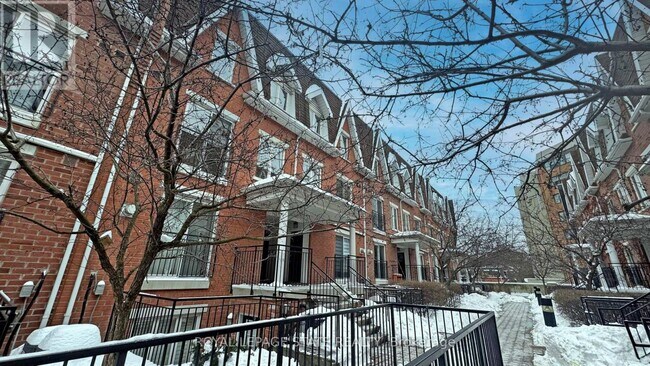 Building Photo - 20-1120 Laidlaw St