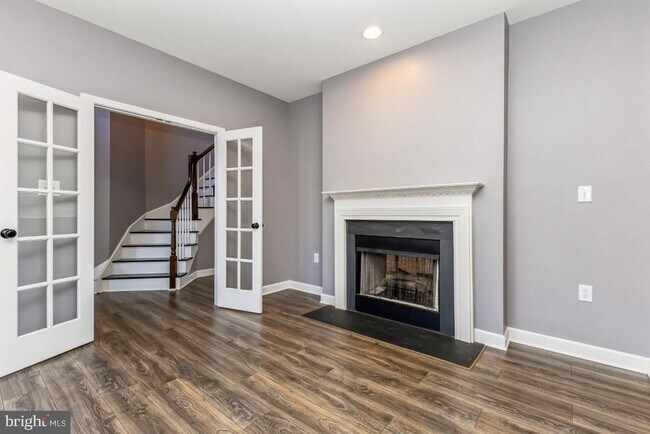 Building Photo - 41 Doral Ct