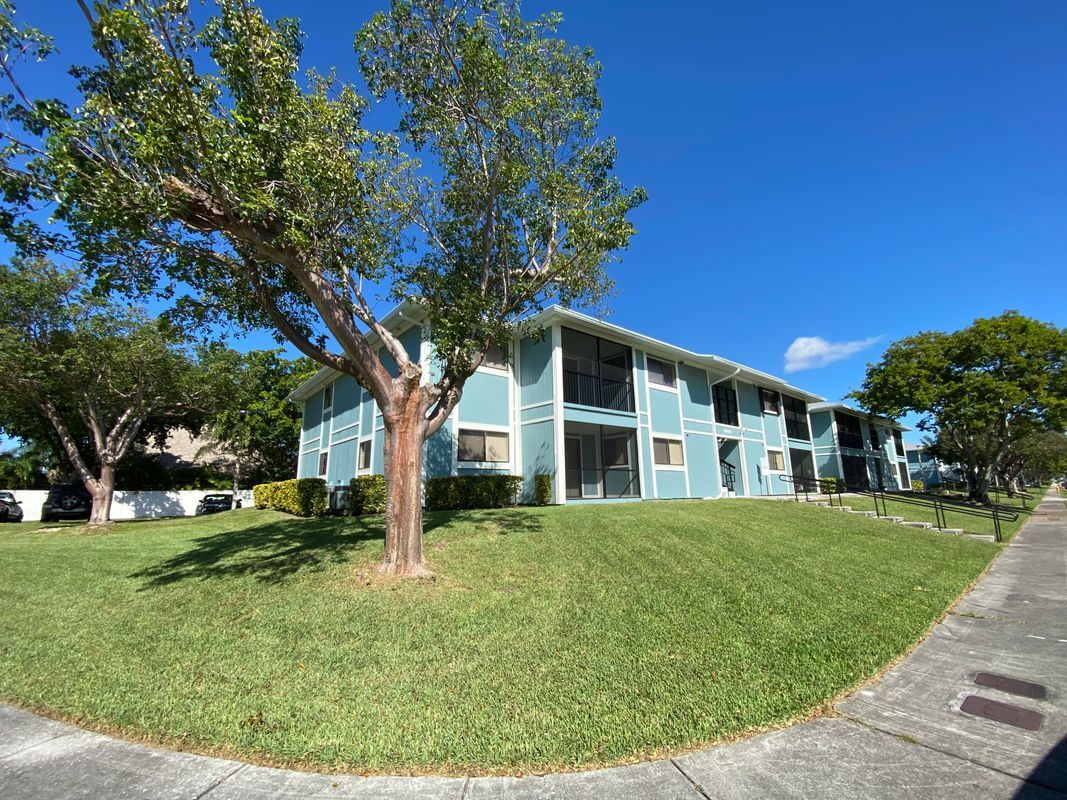 Primary Photo - 19800 SW 103rd Ct