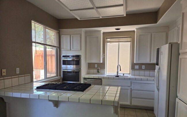 Foto del edificio - 2249 Fallwater Ln