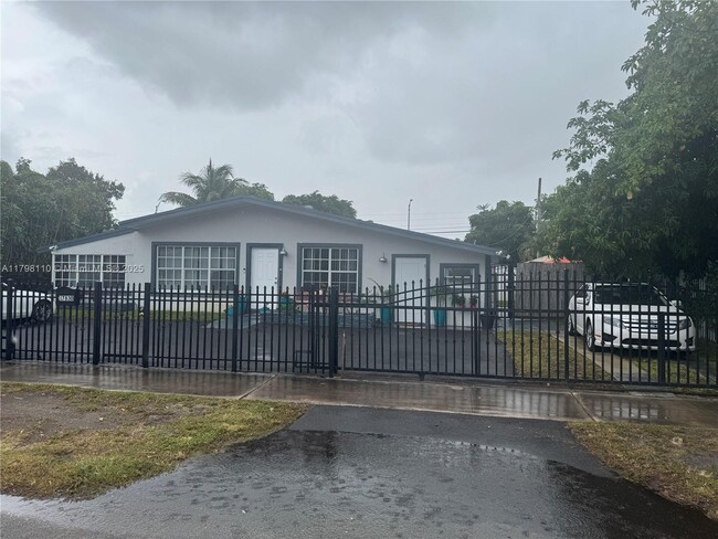 Foto del edificio - 17830 NE 6th Ct