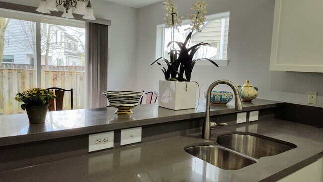 Foto del edificio - 16832 NW Oak Creek Dr