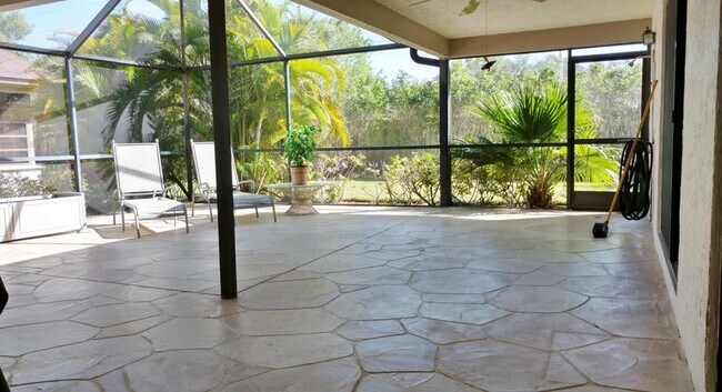 Foto del edificio - 8963 Old Pine Way