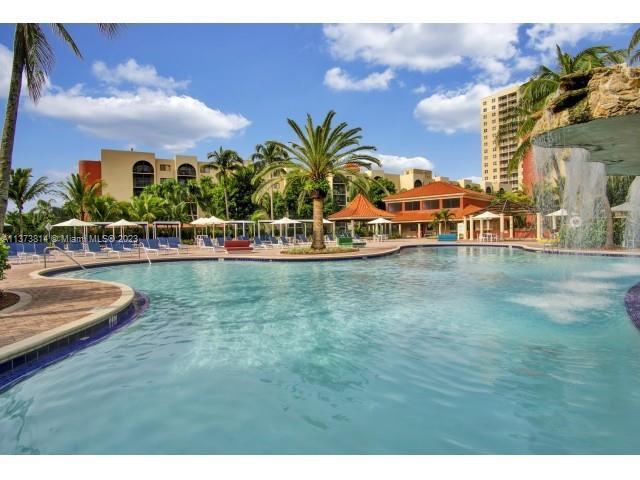 Building Photo - 9595 Fontainebleau Blvd