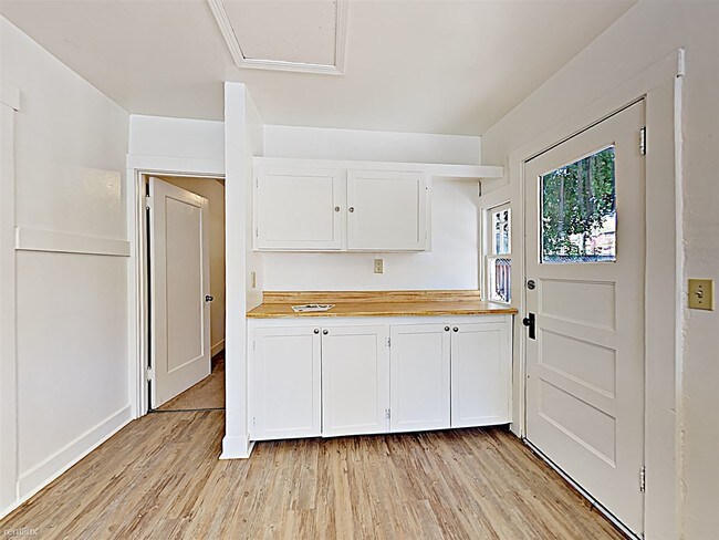 Foto del edificio - 1 br, 1 bath House - 1260 Coolidge Ave