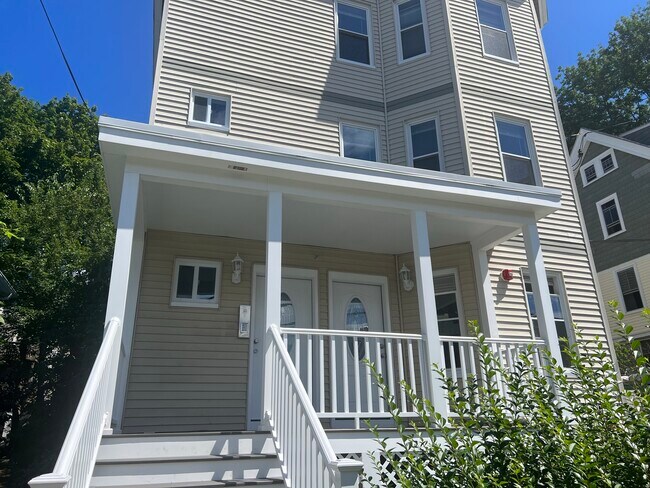 Foto del edificio - 31 Raymond Ave