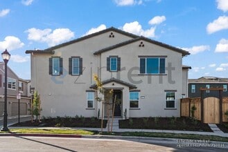 Building Photo - 86 W San Diego Dr Building Photo - 86 W San Diego Dr