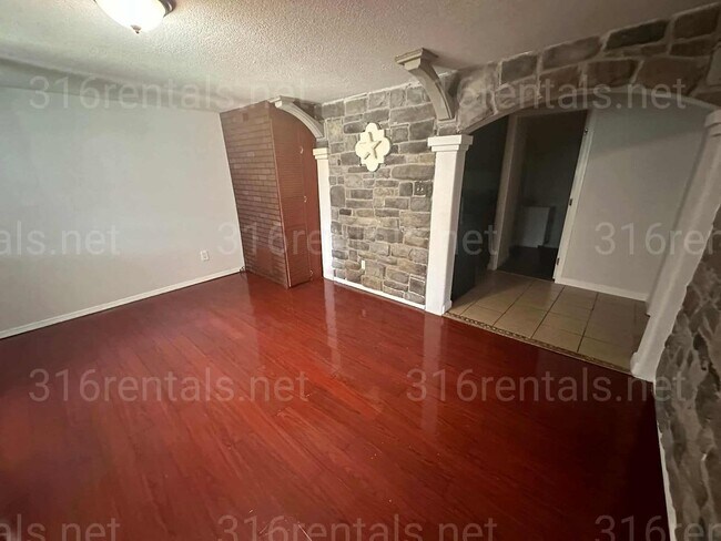 Foto del edificio - 3352 N Park Pl