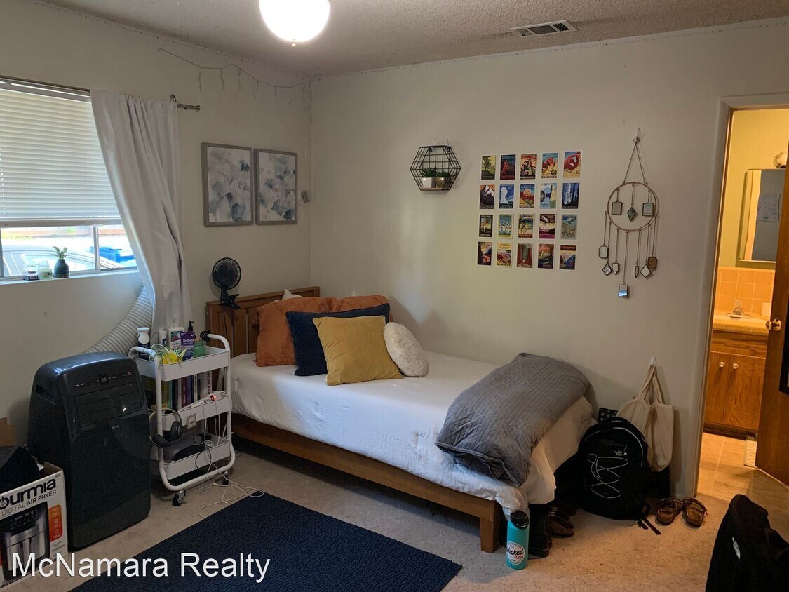 Building Photo - 5 br, 2 bath House - 95 Palomar Ave