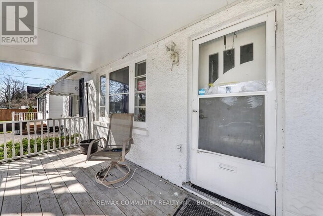 Photo du bâtiment - 61 Adelaide St S