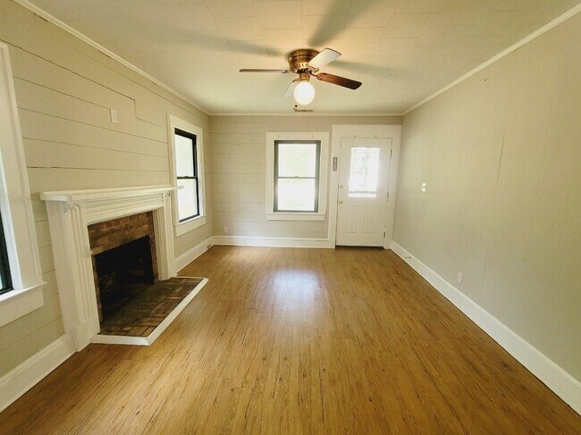 Foto del edificio - 526 N Adams St