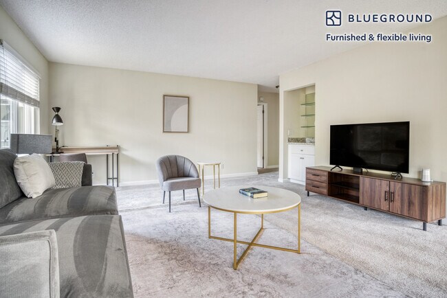 Building Photo - 1380 Oak Creek Dr
