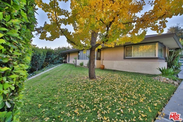 Building Photo - 1835 N Doheny Dr