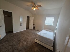 Building Photo - 2715 Riverhollow Ln
