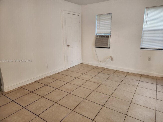 Foto del edificio - 2129 NW 44th St