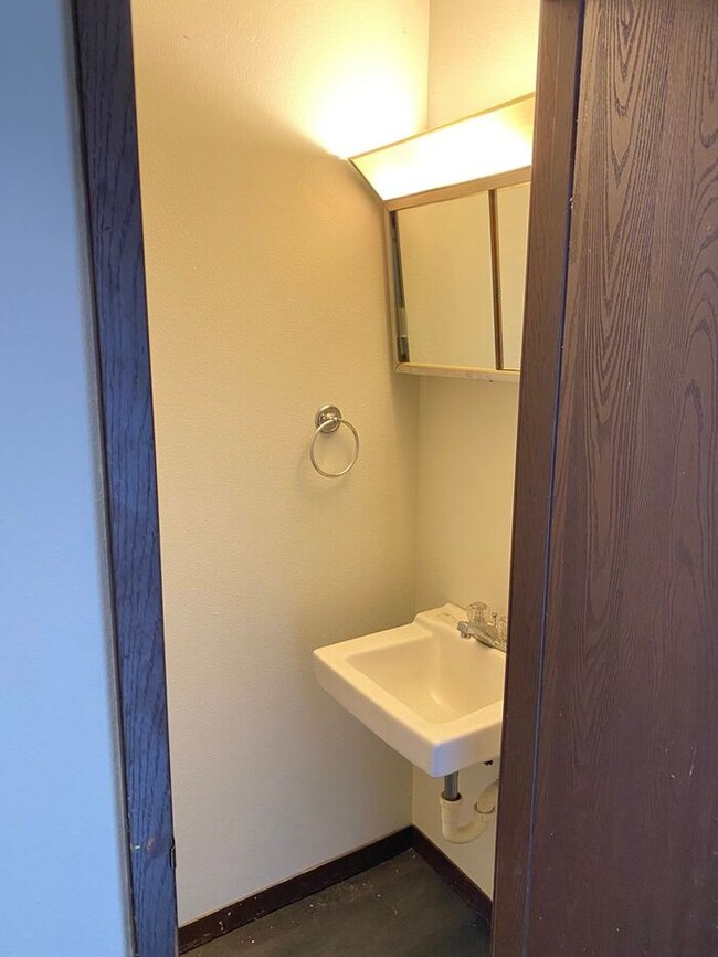 Foto del edificio - $1,250 | 2 Bedroom, 2.5 Bathroom Townhome ...