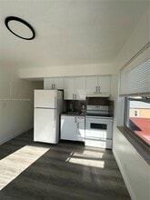 Building Photo - 660 NE 87th St