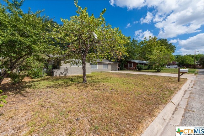 Building Photo - 125 Palmo Dr