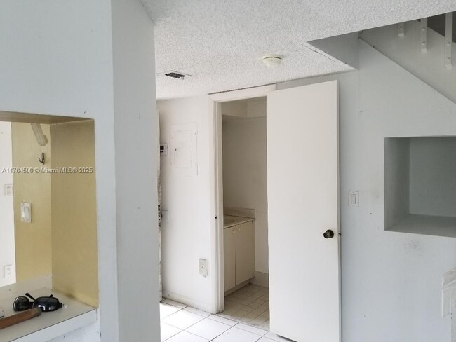 Building Photo - 13061 SW 88th Ln