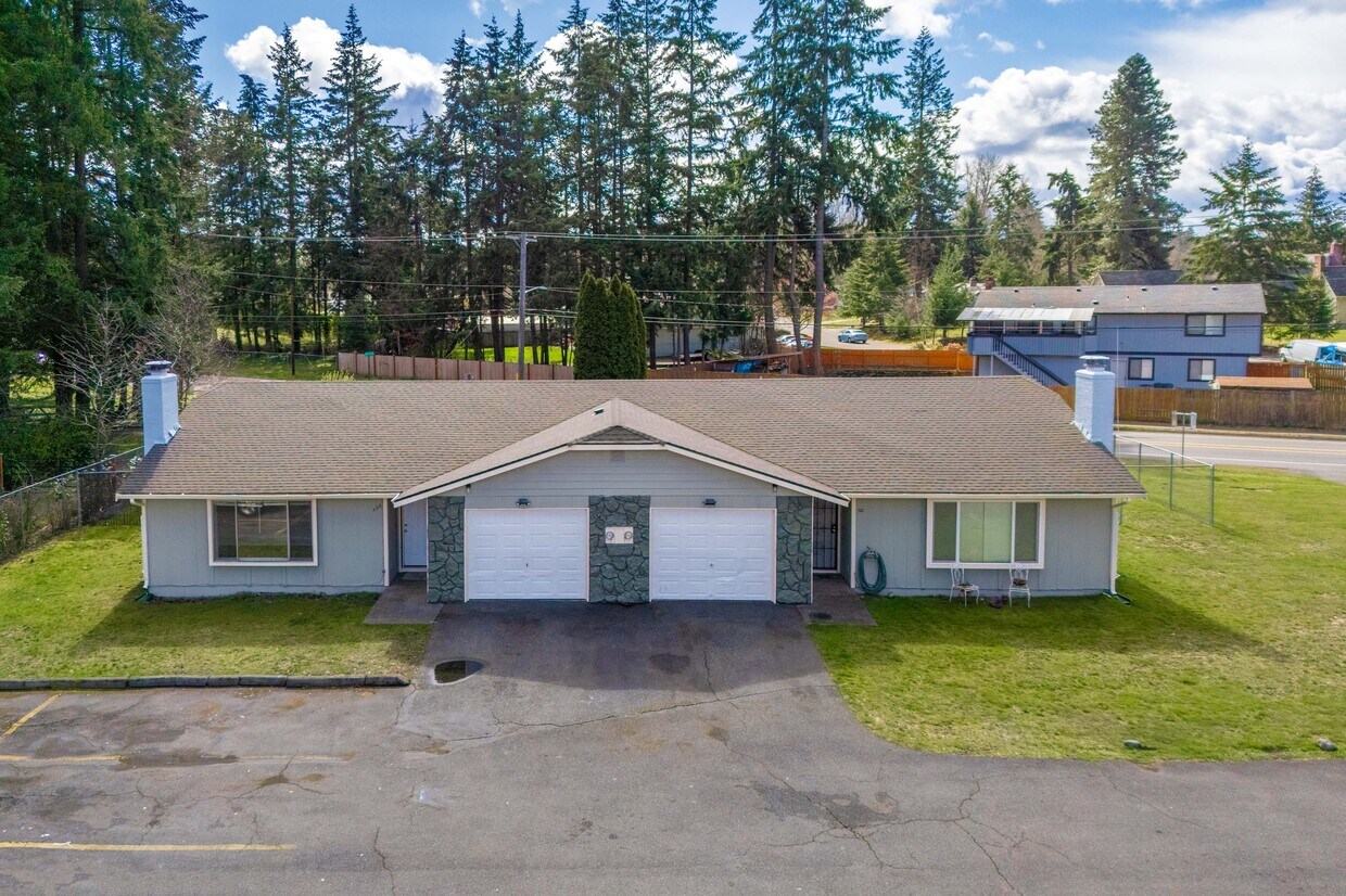 Foto principal - 521 159th St E