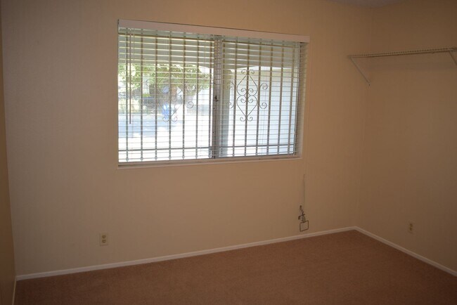Foto del edificio - 7641 Quinby Way