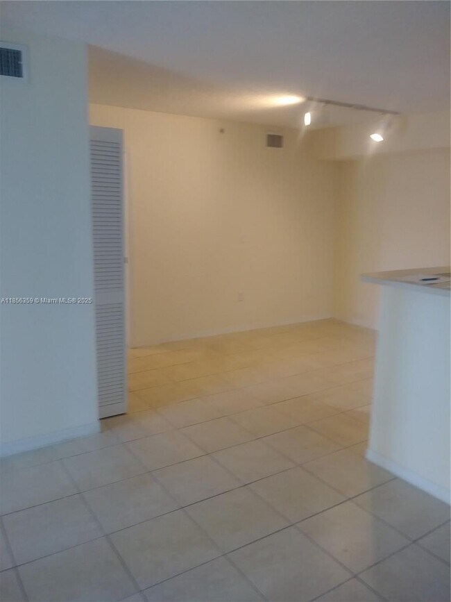 Foto del edificio - 620 SW 111th Ave