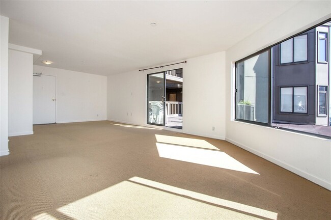 Foto del edificio - 2 Fallon Pl