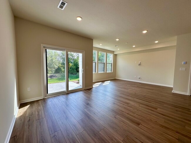 Building Photo - 3293 Haflinger Dr