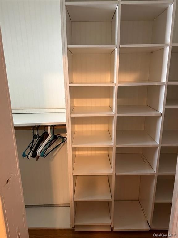 Building Photo - 4 Gladstone Ave