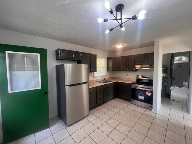 Building Photo - 1602 Astaire Ct
