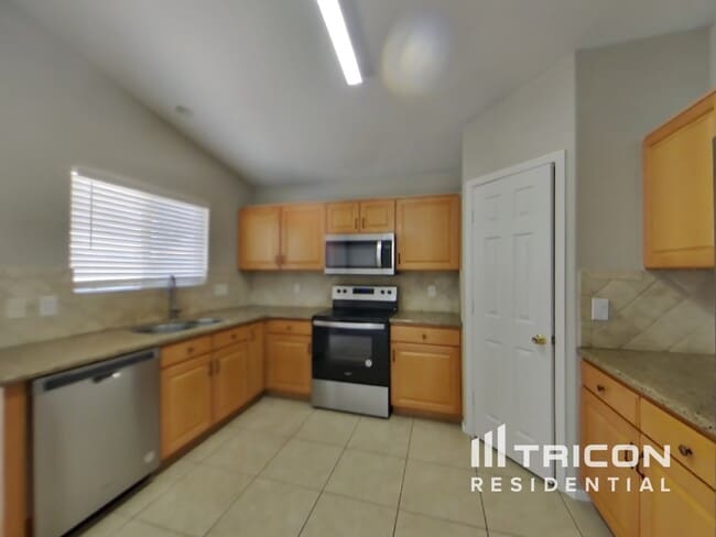 Building Photo - 1492 E Stirrup Ln
