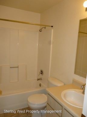 Building Photo - 1110 Woodrow Ln
