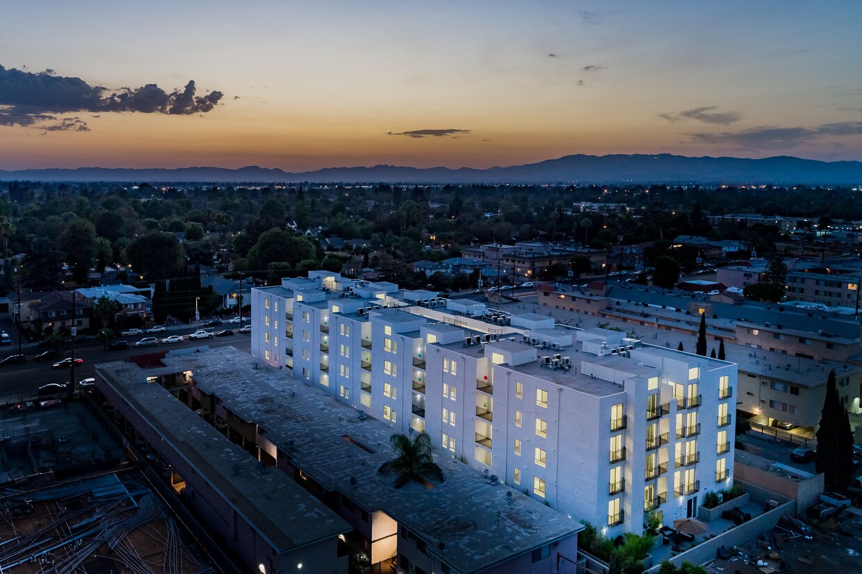 SkyLA Tower Apartments Van Nuys, CA