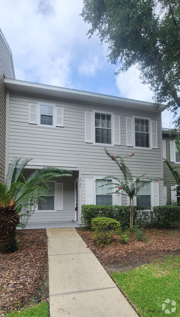 Building Photo - 5120 NW 21st Dr