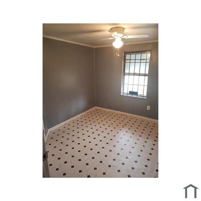 Building Photo - Property Manager