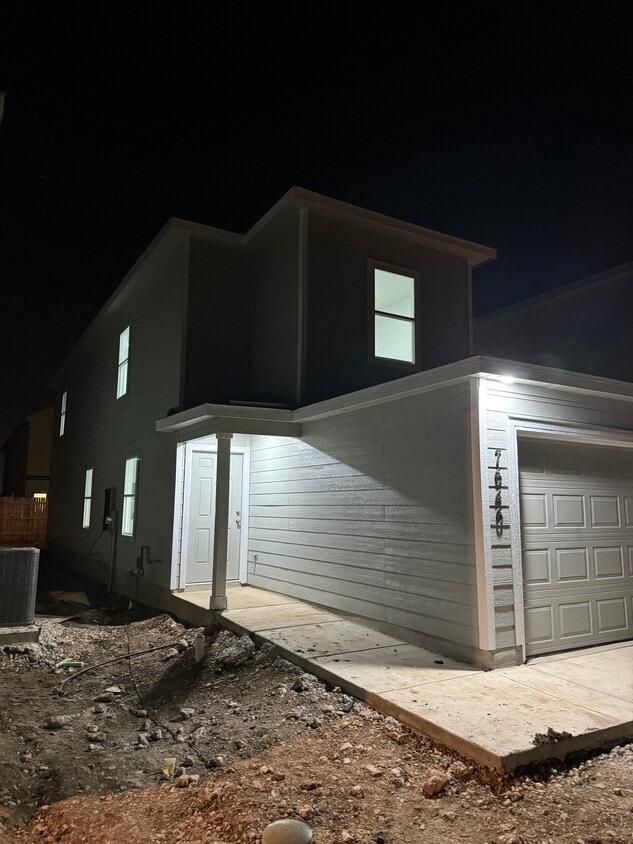 Foto principal - 7646 Chancery Gate