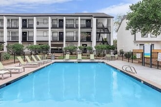 Building Photo - 4400 Memorial Dr