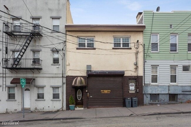 Building Photo - 2 br, 2 bath  - 455 Pavonia Ave