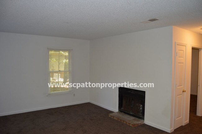 Building Photo - Northeast Duplex