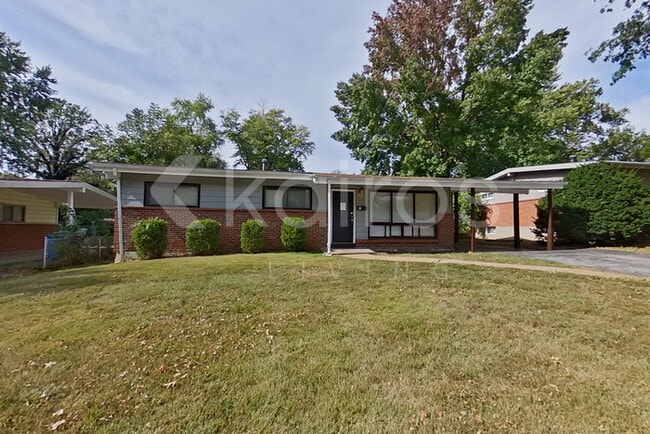 Building Photo - 425 St Edward Ln