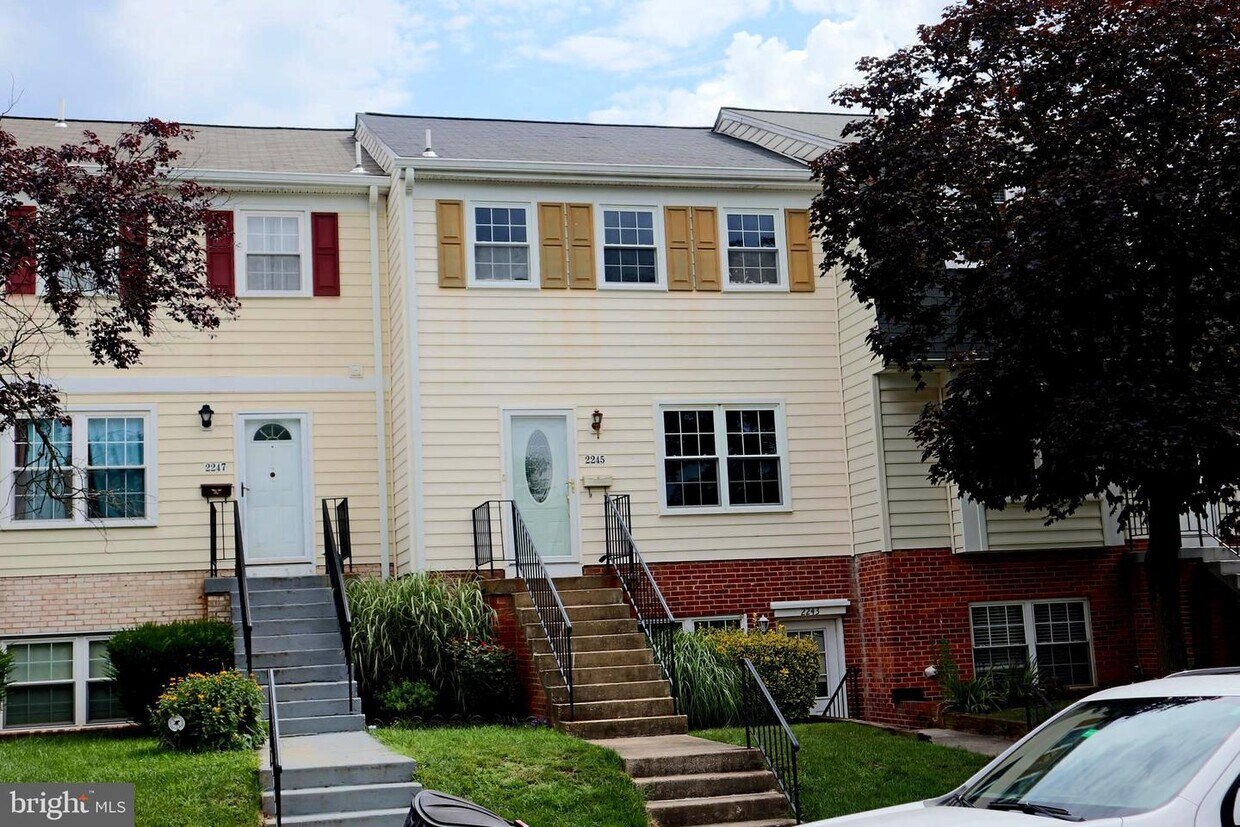 2245 Aberdeen Dr, Crofton, MD 21114 Townhome Rentals in Crofton MD