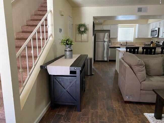 Foto del edificio - Waterfront Condo FULLY FURNISHED