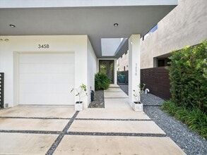 Building Photo - 3458 Day Ave