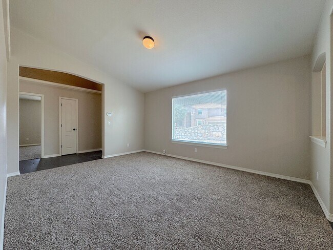 Foto del edificio - 10925 Coyote Ranch Ln