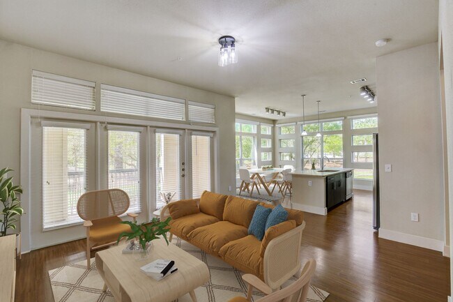 Foto del edificio - The Belvedere at Springwoods Village Apartments