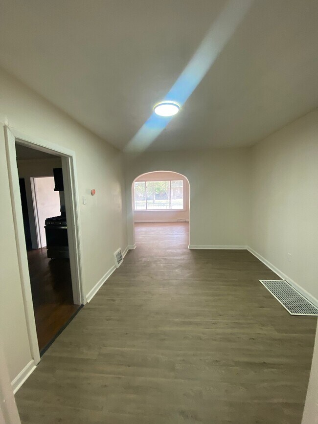 Foto del edificio - 2303 E 29th St